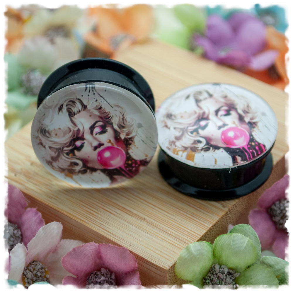 Plugs 25 mm Mädchen mit pinkem Bubblegum