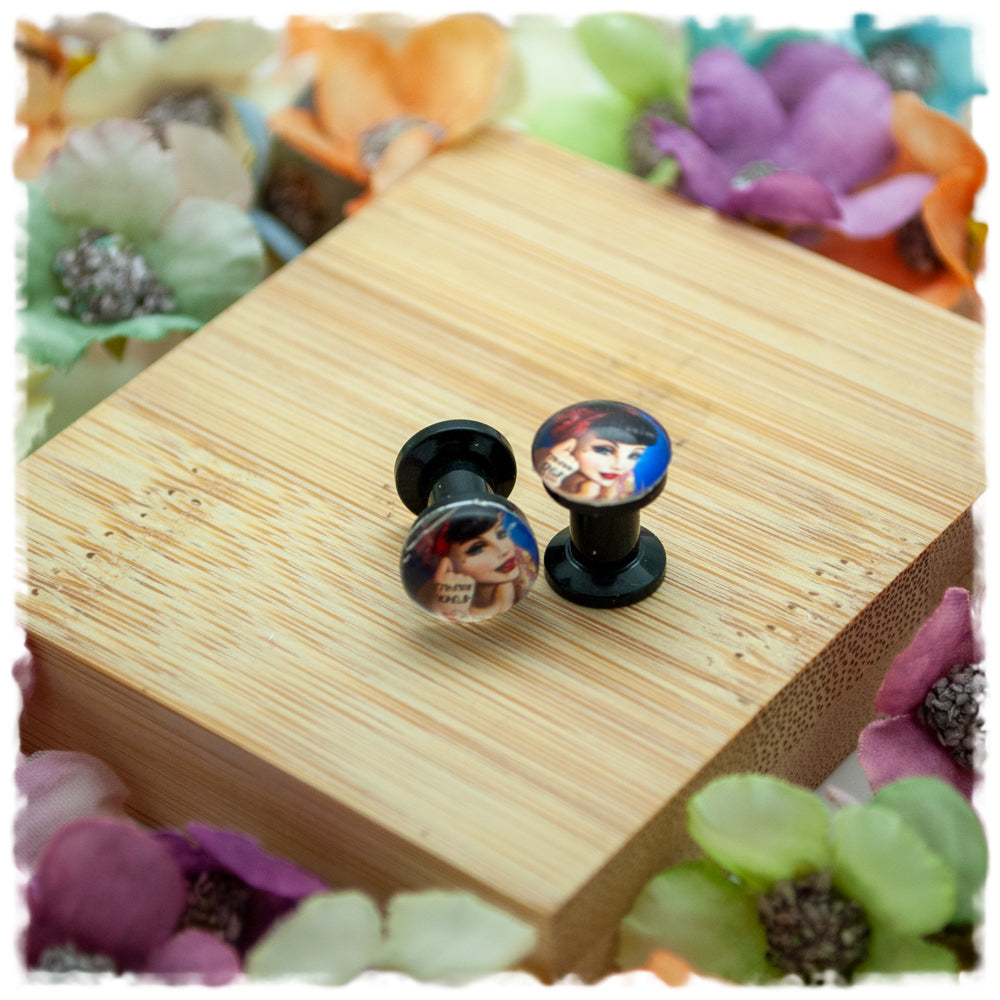 Plugs 5 mm Rockabilly mit Tattoos und schwarzen Haaren