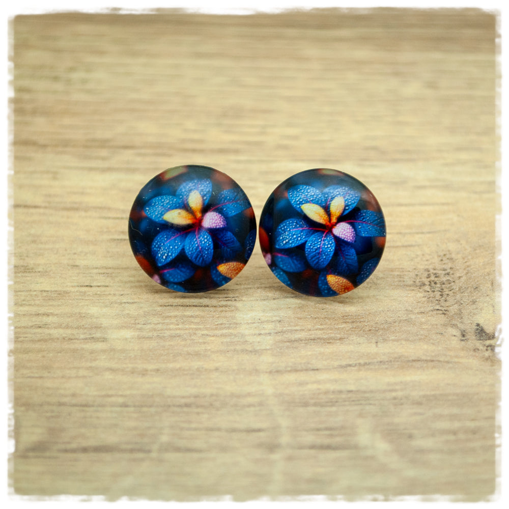 Ohrringe in 18 mm mit blauer Blume