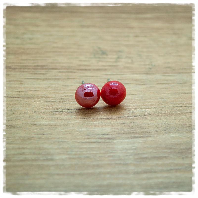 Ohrringe in 8 mm Stein rot